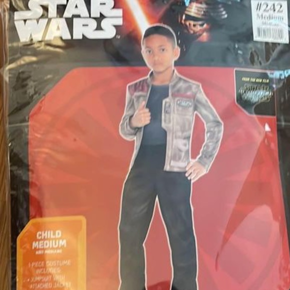 BRAND NEW boy Star Wars finn halloween costume size M 8-10 - Picture 3 of 5